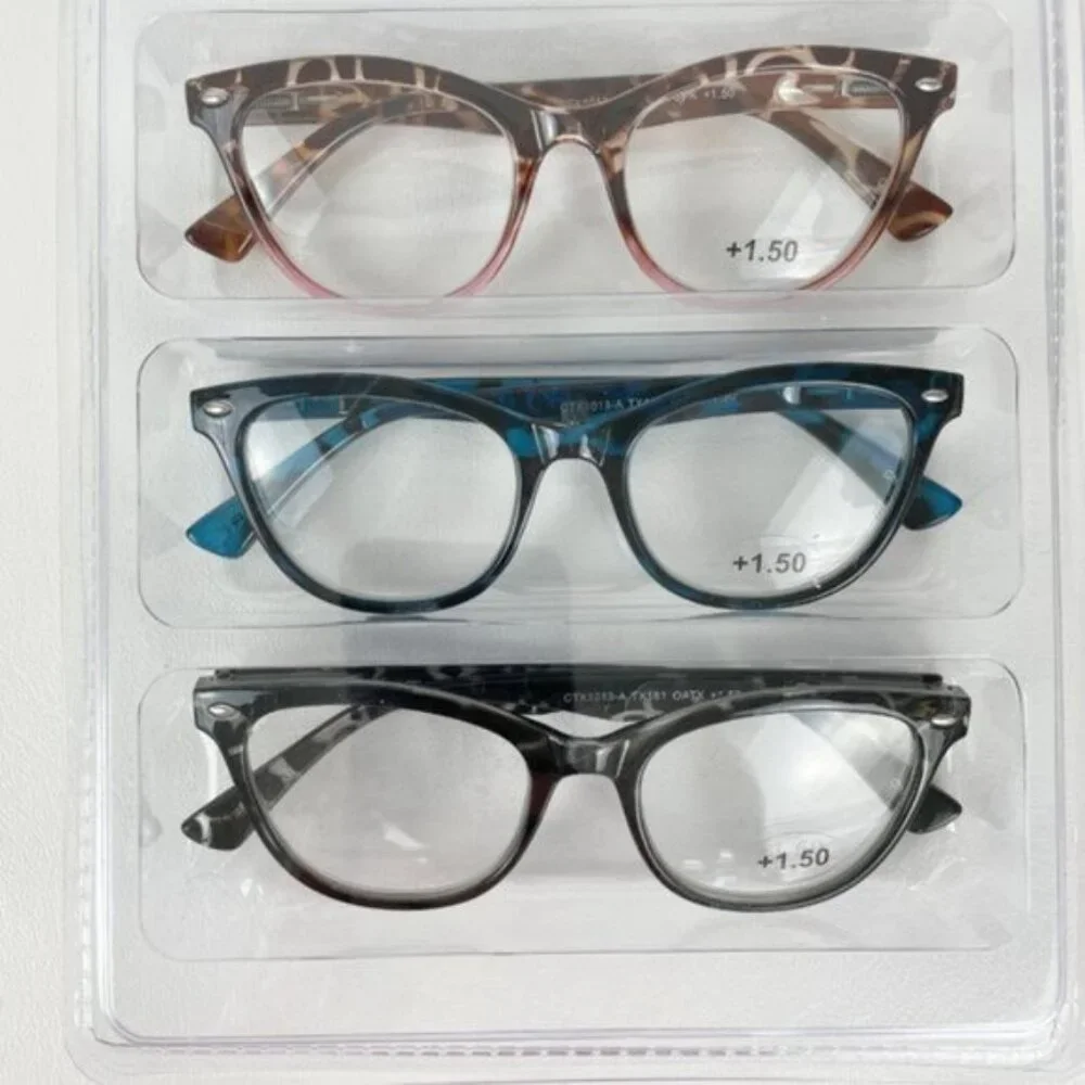 Tahari +1.50 Reading Glasses Animal Print